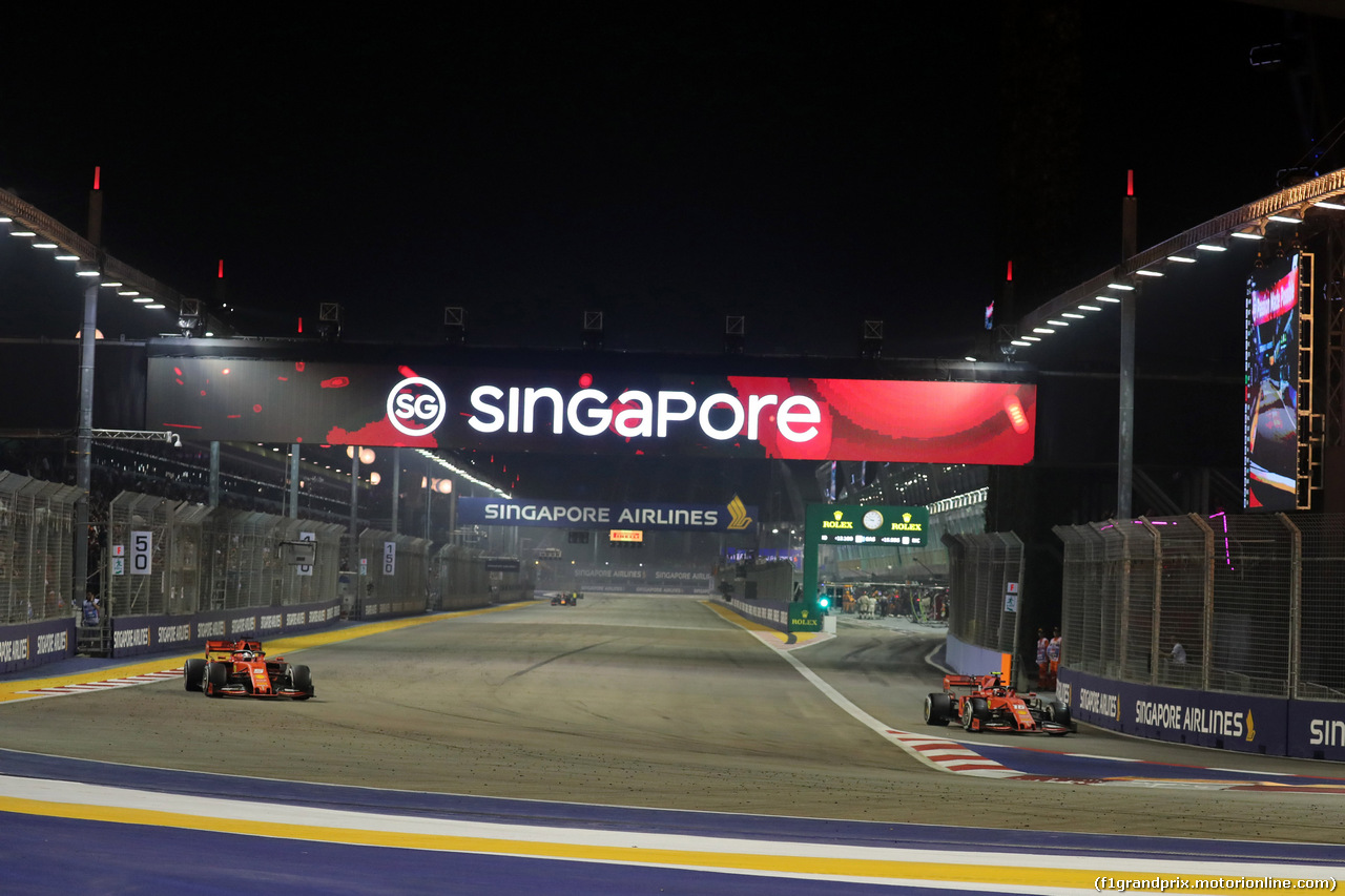 GP SINGAPORE, 22.09.2019 - Gara, Sebastian Vettel (GER) Ferrari SF90 e Charles Leclerc (MON) Ferrari SF90