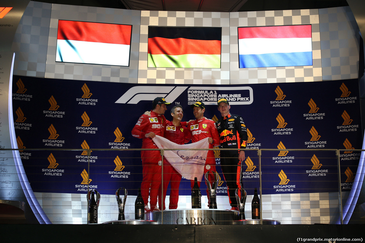 GP SINGAPORE, 22.09.2019 - Gara, 1st place Sebastian Vettel (GER) Ferrari SF90, 2nd place Charles Leclerc (MON) Ferrari SF90 e Max Verstappen (NED) Red Bull Racing RB15