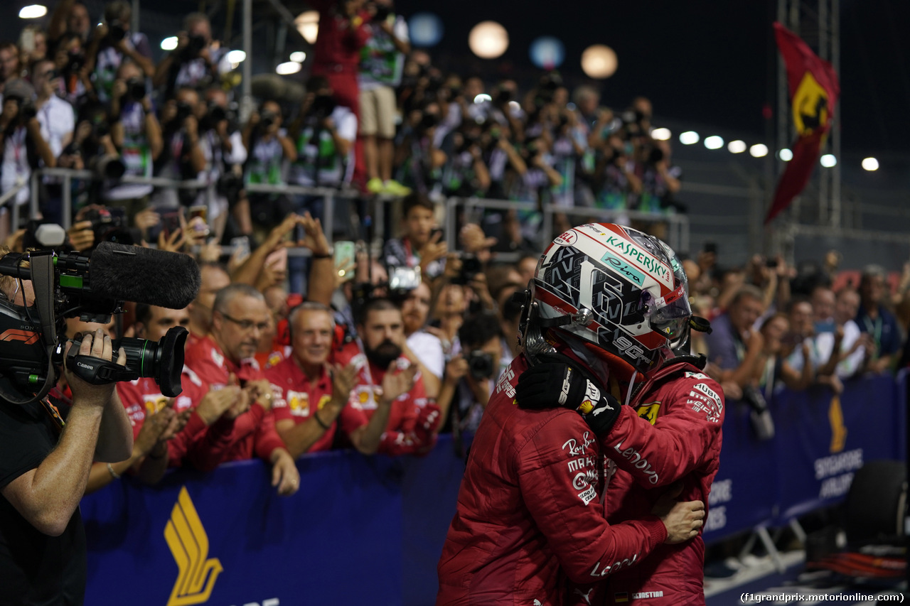 GP SINGAPORE, 22.09.2019 - Gara, 2nd place Charles Leclerc (MON) Ferrari SF90 e Sebastian Vettel (GER) Ferrari SF90 vincitore