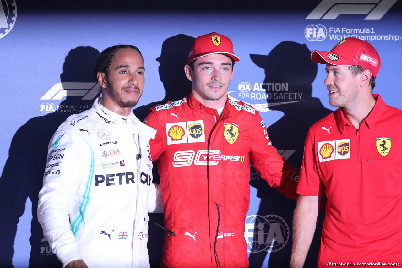 GP SINGAPORE, 21.09.2019 - Qualifiche, 2nd place Lewis Hamilton (GBR) Mercedes AMG F1 W10, Charles Leclerc (MON) Ferrari SF90 pole position e 3rd place Sebastian Vettel (GER) Ferrari SF90