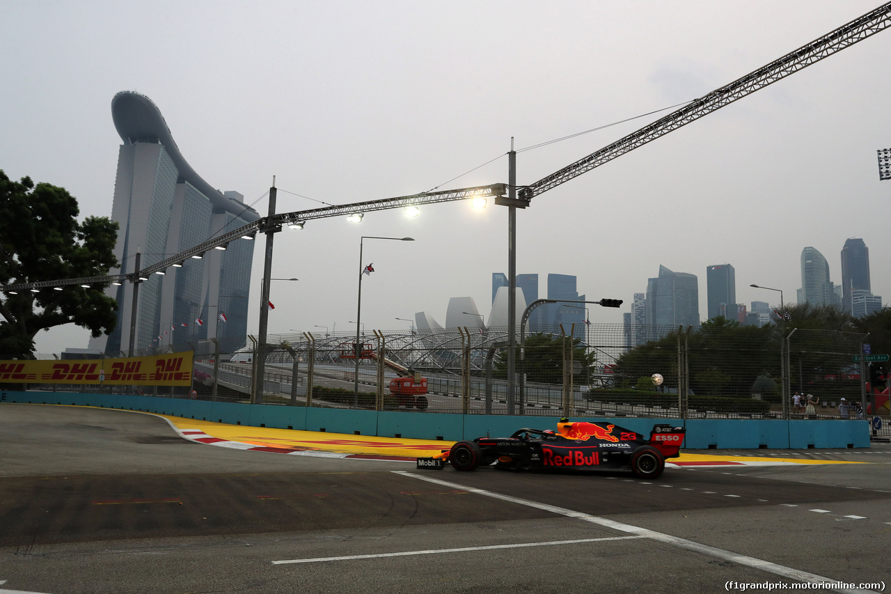 GP SINGAPORE, 20.09.2019 - Prove Libere 1, Alexander Albon (THA) Red Bull Racing RB15