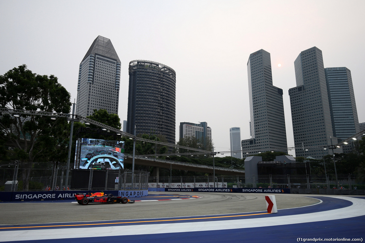GP SINGAPORE, 20.09.2019 - Prove Libere 1, Alexander Albon (THA) Red Bull Racing RB15