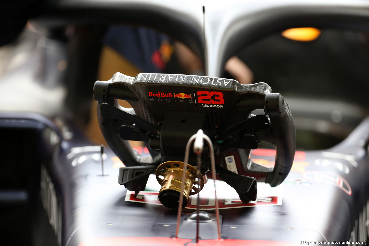 GP SINGAPORE, 20.09.2019 - Prove Libere 2, The steering wheel of Alexander Albon (THA) Red Bull Racing RB15