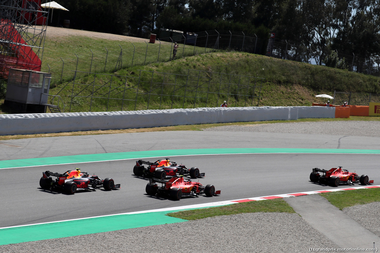 GP SPAGNA, 12.05.2019 - Gara, Start of the race, Pierre Gasly (FRA) Red Bull Racing RB15, Charles Leclerc (MON) Ferrari SF90 e Max Verstappen (NED) Red Bull Racing RB15
