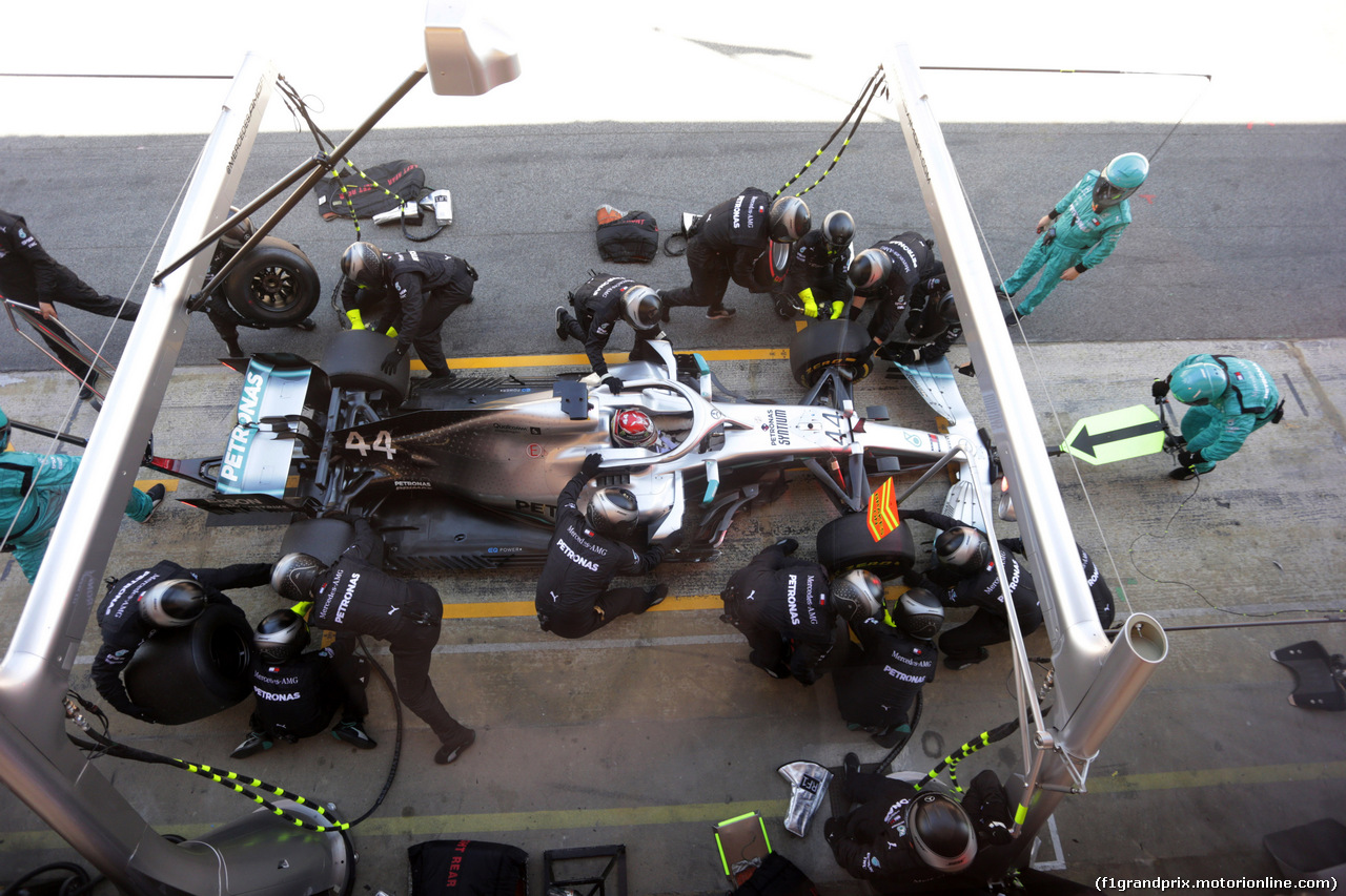 GP SPAGNA, 12.05.2019 - Gara, Pit stop, Lewis Hamilton (GBR) Mercedes AMG F1 W10