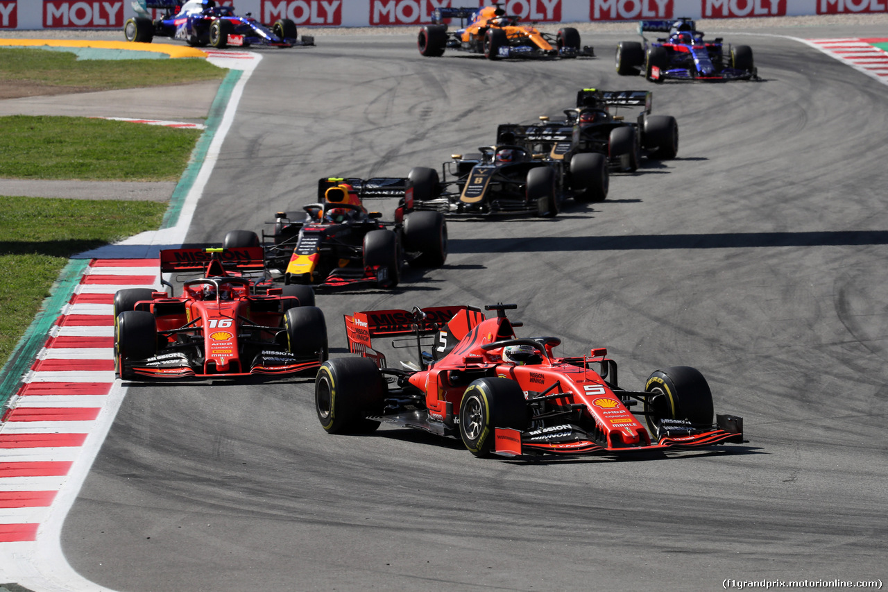 GP SPAGNA, 12.05.2019 - Gara, Sebastian Vettel (GER) Ferrari SF90 davanti a Charles Leclerc (MON) Ferrari SF90