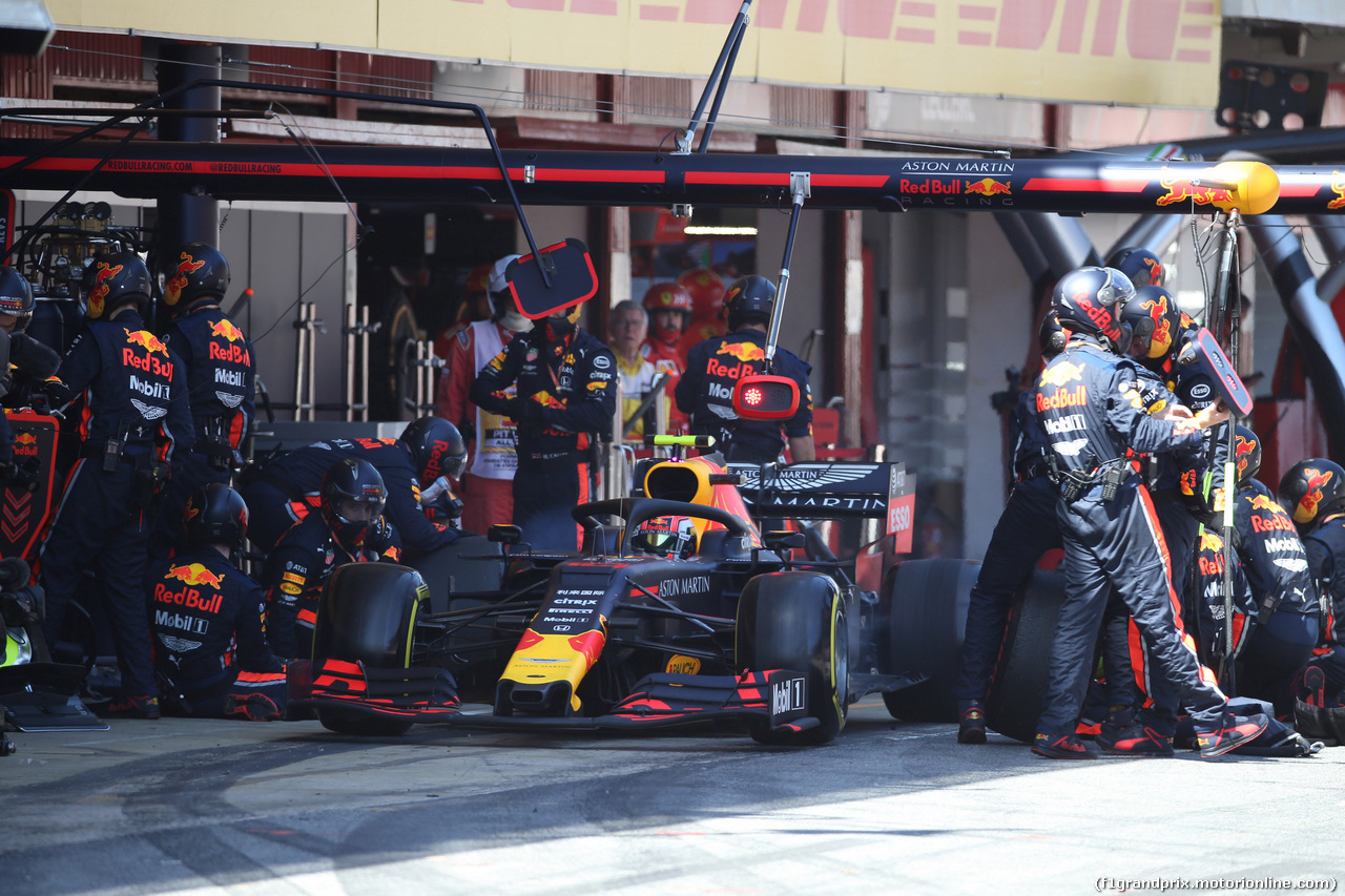 GP SPAGNA, 12.05.2019 - Gara, Pit stop, Pierre Gasly (FRA) Red Bull Racing RB15