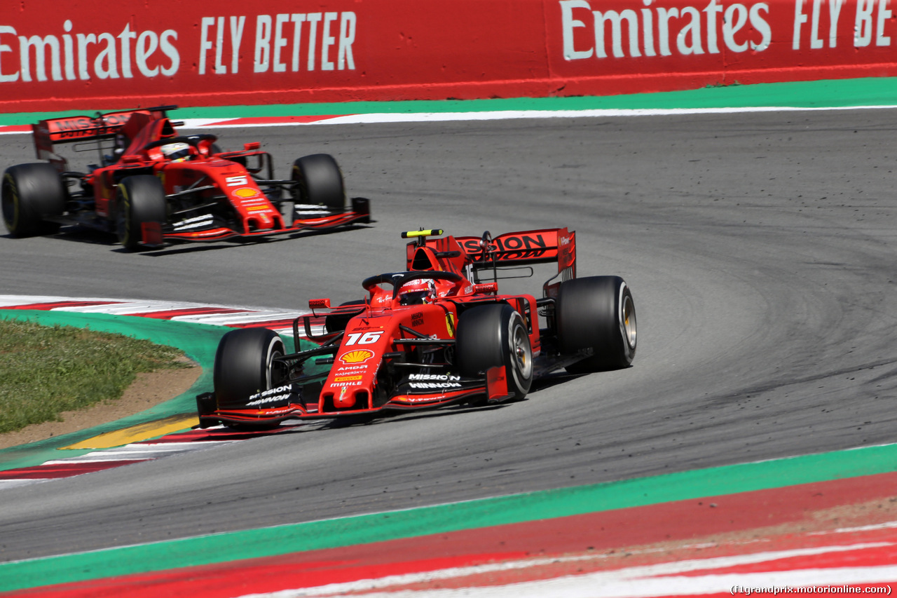 GP SPAGNA, 12.05.2019 - Gara, Charles Leclerc (MON) Ferrari SF90 davanti a Sebastian Vettel (GER) Ferrari SF90