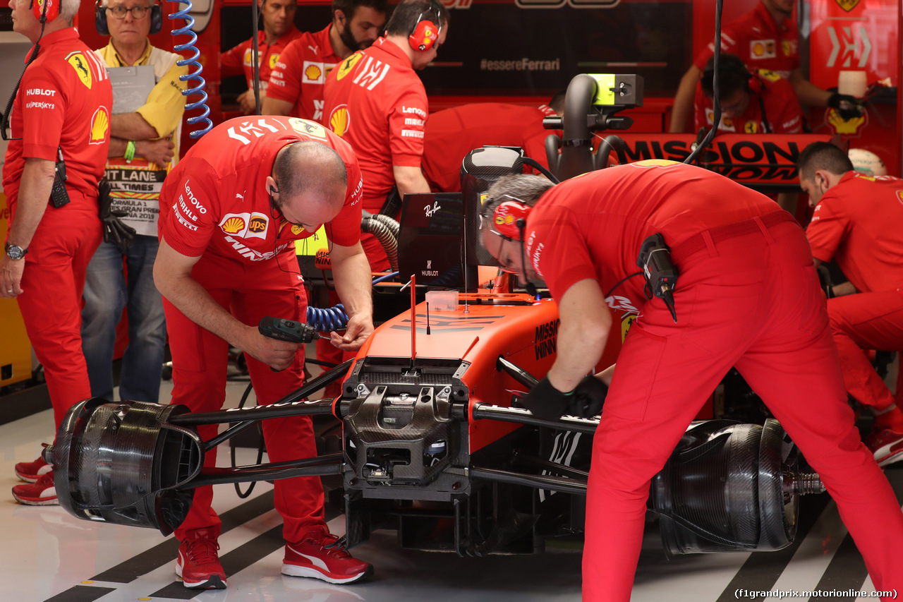 GP SPAGNA, 11.05.2019 - Prove Libere 3, Ferrari meccanici work on the Sebastian Vettel (GER) car.