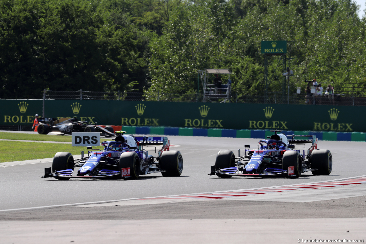 GP UNGHERIA, 04.08.2019 - Gara, Alexander Albon (THA) Scuderia Toro Rosso STR14 e Daniil Kvyat (RUS) Scuderia Toro Rosso STR14
