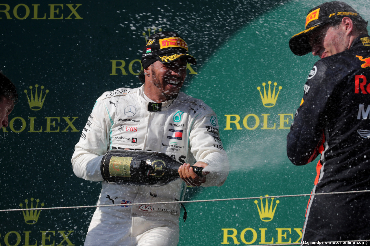 GP UNGHERIA, 04.08.2019 - Gara, Lewis Hamilton (GBR) Mercedes AMG F1 W10 vincitore e 2à Max Verstappen (NED) Red Bull Racing RB15