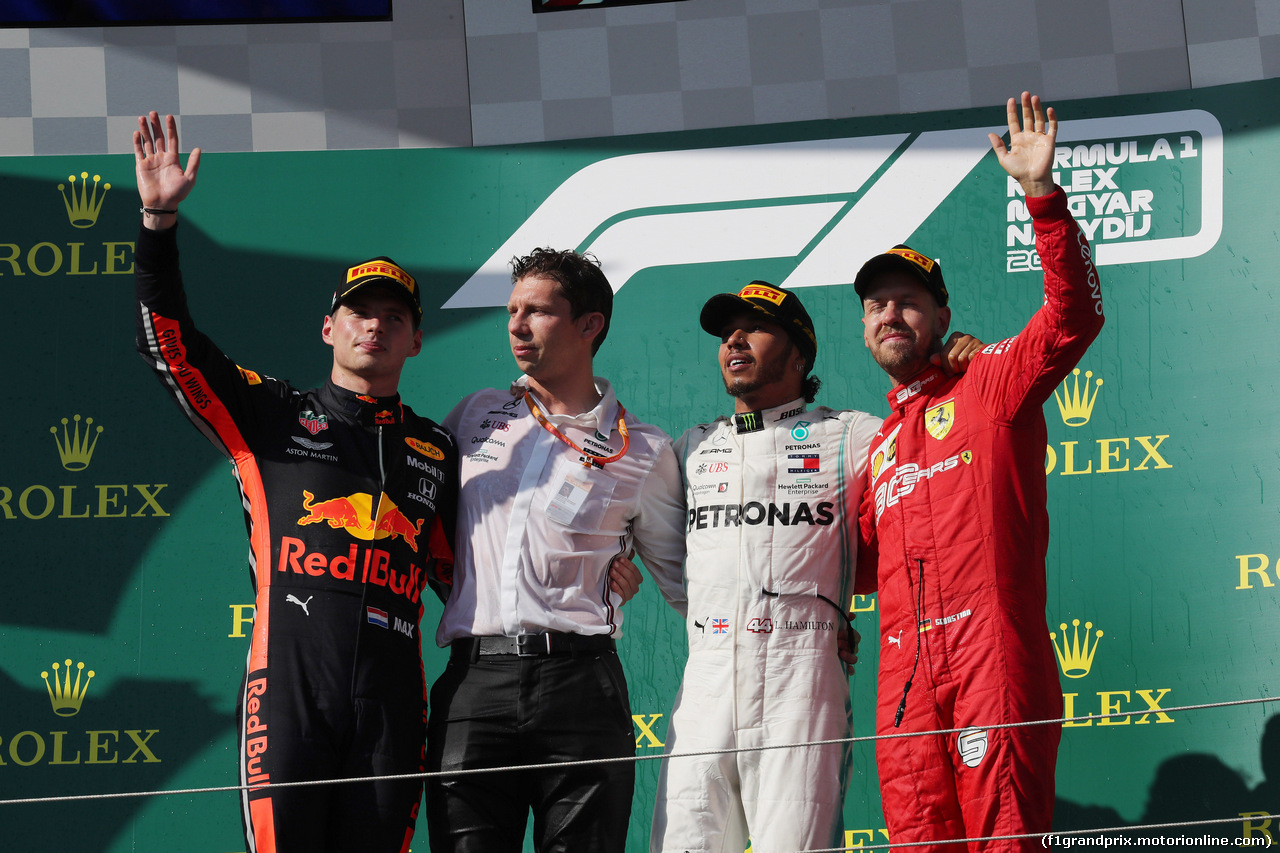 GP UNGHERIA, 04.08.2019 - Gara, 2nd place Max Verstappen (NED) Red Bull Racing RB15, Lewis Hamilton (GBR) Mercedes AMG F1 W10 vincitore e 3rd place Sebastian Vettel (GER) Ferrari SF90