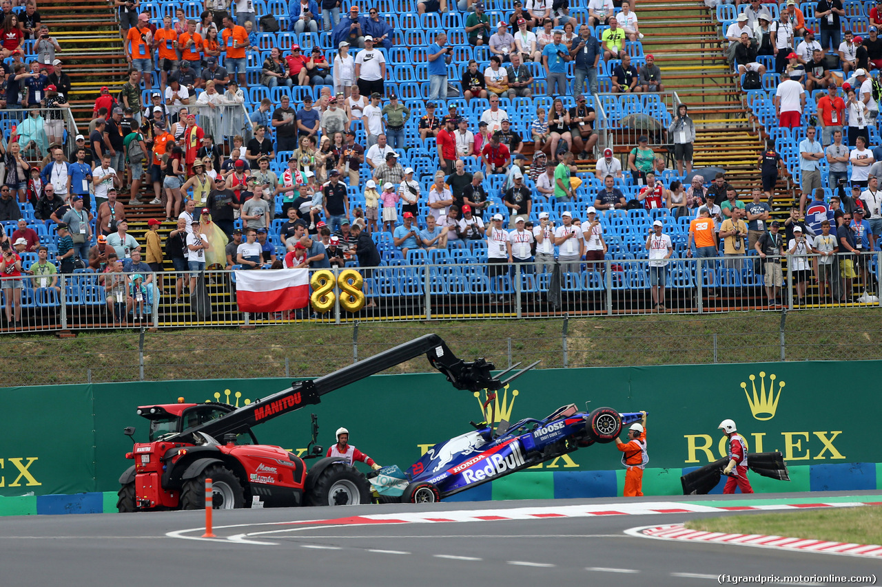 GP UNGHERIA, 02.08.2019 - Prove Libere 2, Crash, Alexander Albon (THA) Scuderia Toro Rosso STR14