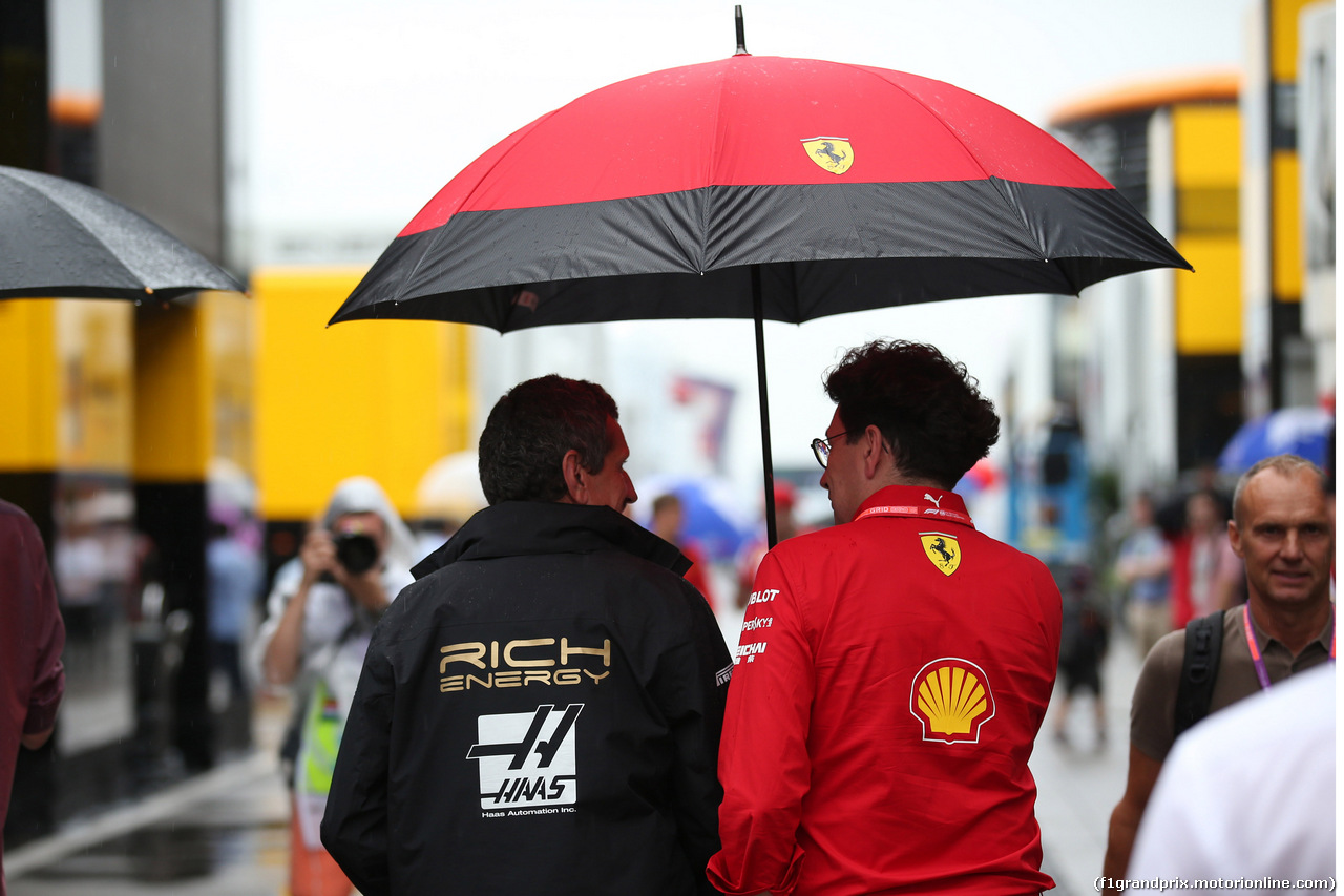 GP UNGHERIA, 02.08.2019 - Guenther Steiner (ITA) Haas F1 Team Prinicipal e Mattia Binotto (ITA) Ferrari Team Principal