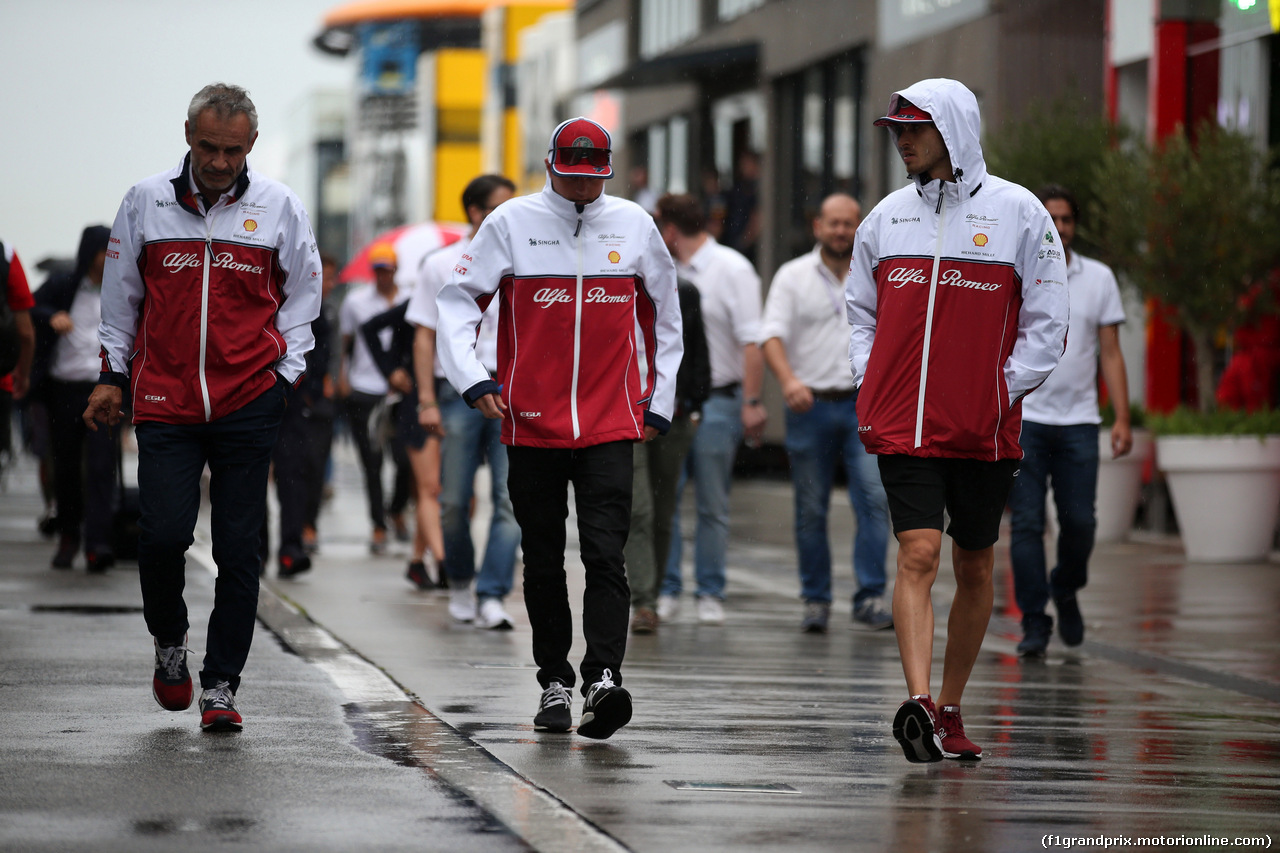 GP UNGHERIA, 02.08.2019 - Kimi Raikkonen (FIN) Alfa Romeo Racing C38 e Antonio Giovinazzi (ITA) Alfa Romeo Racing C38