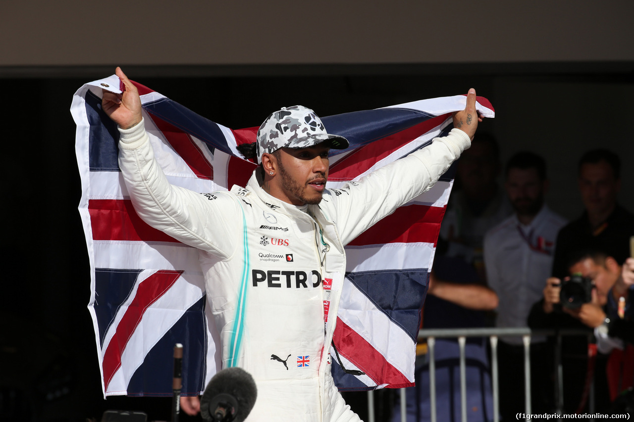 GP USA, 03.11.2019- Festeggiamenti in parc fermee,  Lewis Hamilton (GBR) Mercedes AMG F1 W10 EQ Power celebrates winning the 2019 World Champion