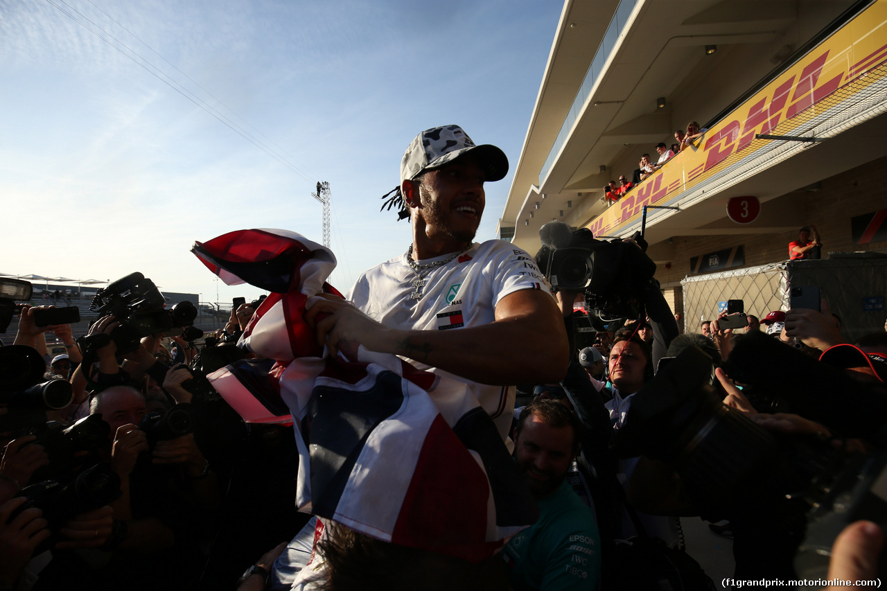 GP USA, 03.11.2019- Lewis Hamilton (GBR) Mercedes AMG F1 W10 EQ Power celebrates winning the 2019 World Champion with the Mercedes AMG F1 Team