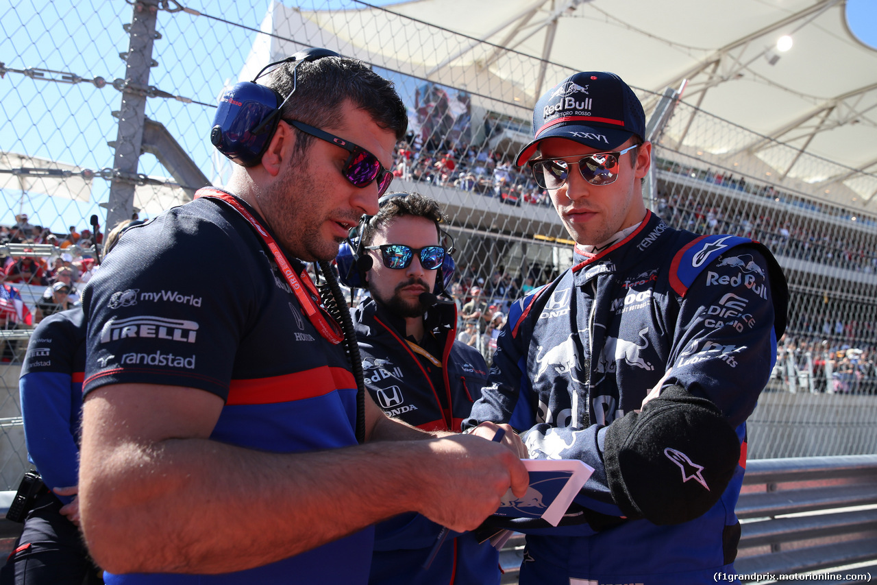 GP USA, 03.11.2019- partenzaing grid,  Daniil Kvyat (RUS) Scuderia Toro Rosso STR14