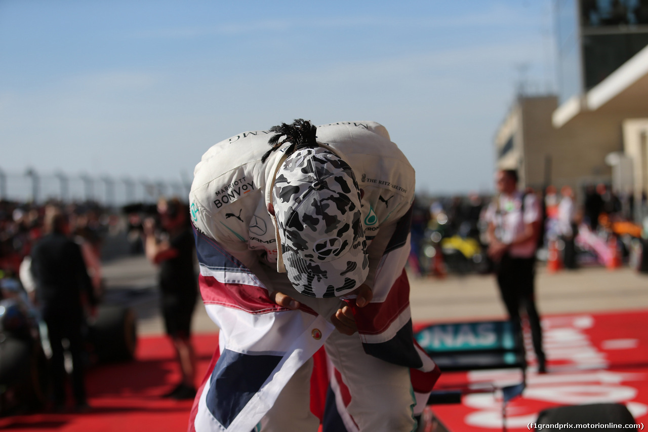 GP USA, 03.11.2019- Parc ferme Lewis Hamilton (GBR) Mercedes AMG F1 W10 EQ Power celebrates winning the 2019 World Champion