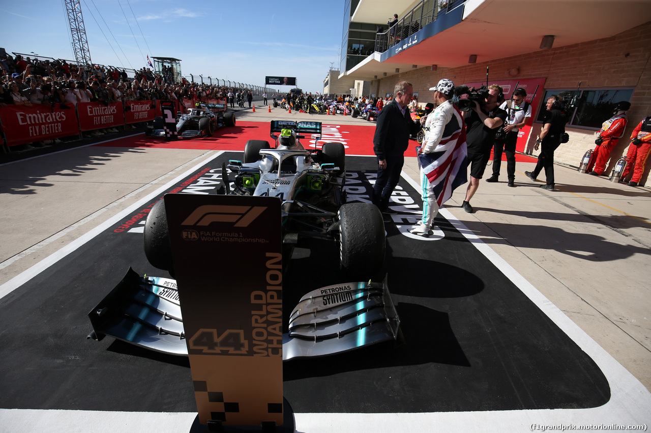GP USA, 03.11.2019- Parc ferme Lewis Hamilton (GBR) Mercedes AMG F1 W10 EQ Power celebrates winning the 2019 World Champion
