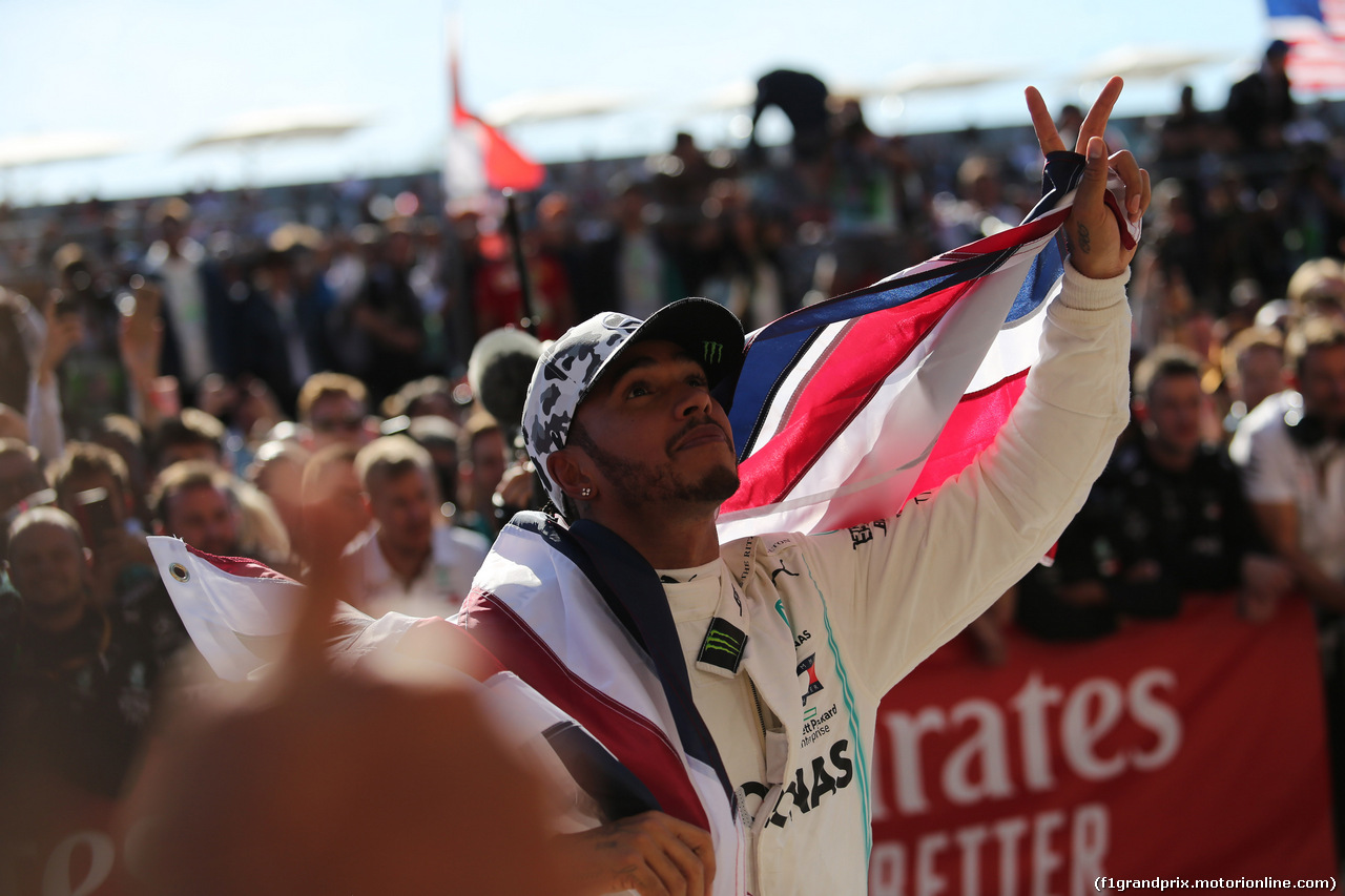 GP USA, 03.11.2019- Parc ferme Lewis Hamilton (GBR) Mercedes AMG F1 W10 EQ Power celebrates winning the 2019 World Champion