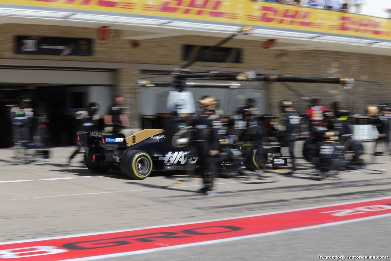GP USA, 03.11.2019- Gara, Romain Grosjean (FRA) Haas F1 Team VF-19 during pit stop
