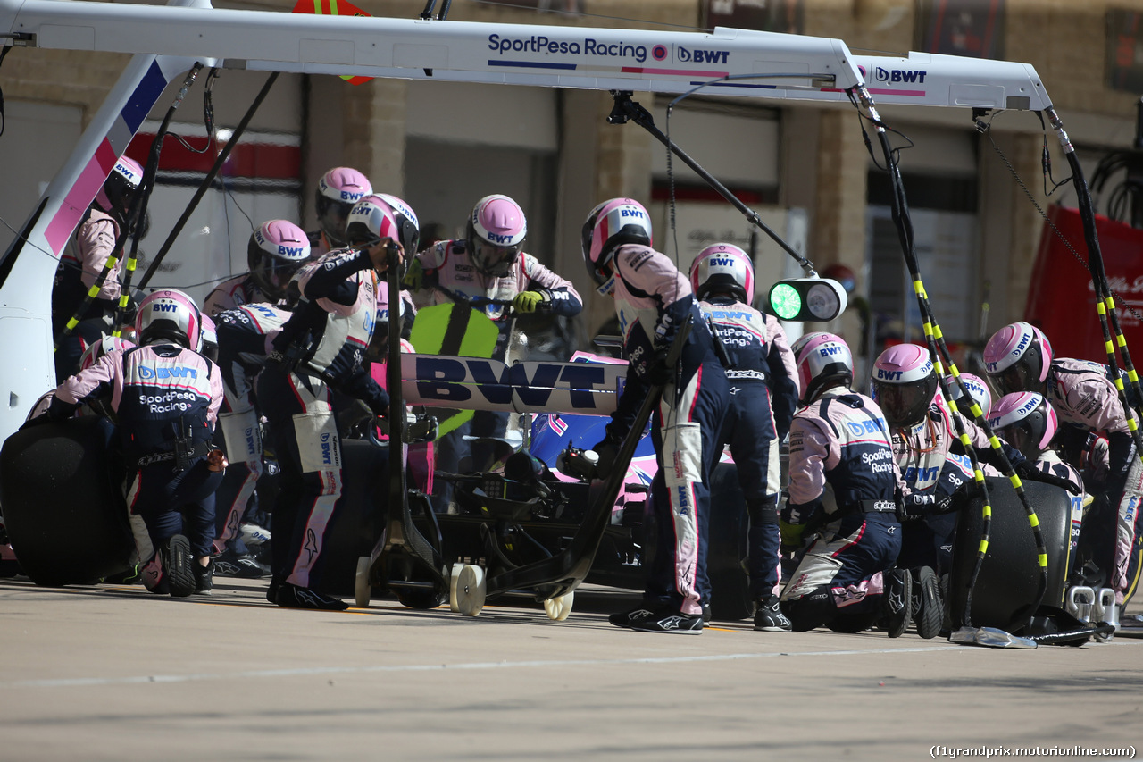 GP USA, 03.11.2019- Gara, Sergio Perez (MEX) Racing Point F1 RP19  during pit stop