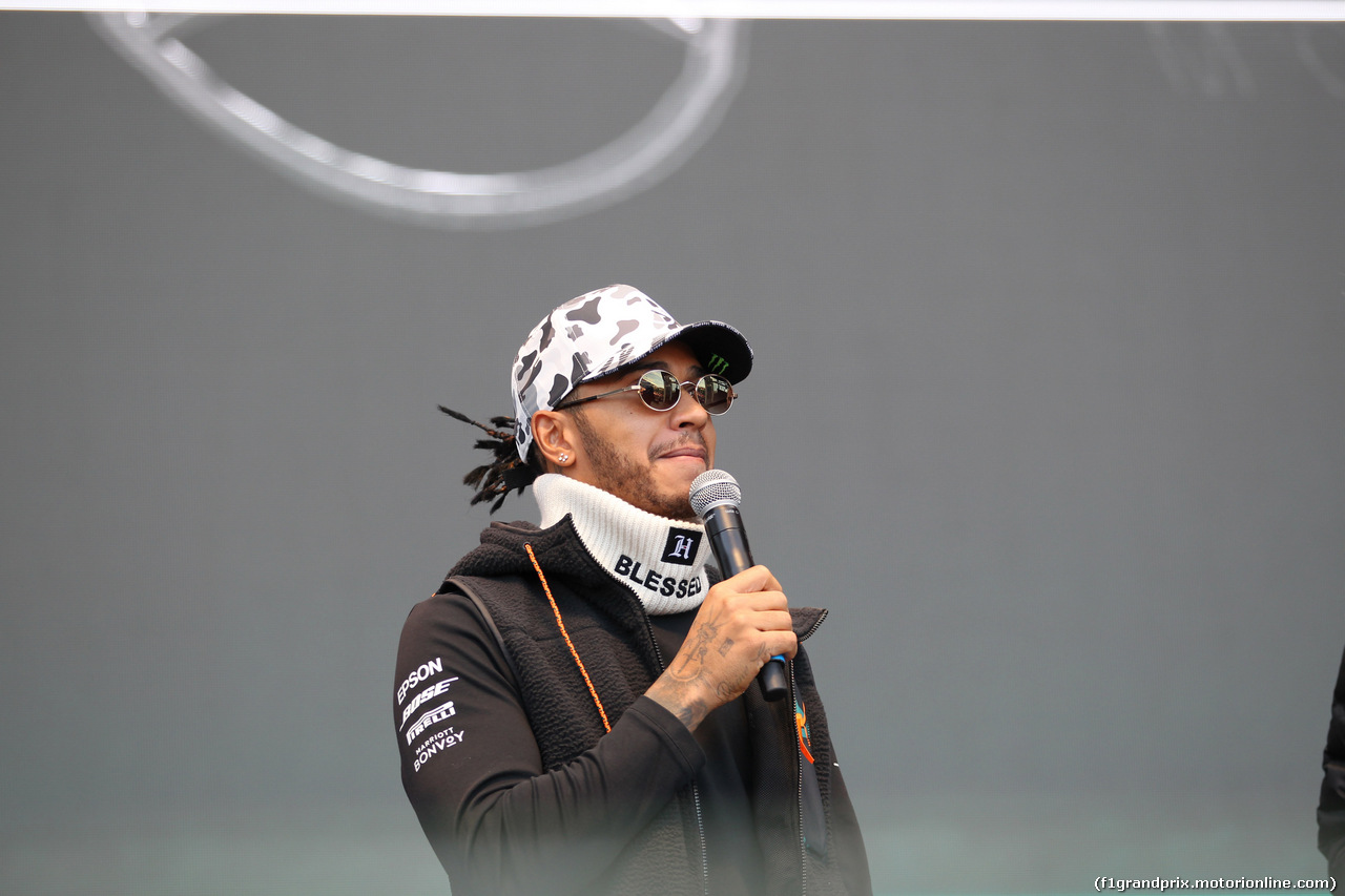 GP USA, 02.11.2019- Autograph Session,  Lewis Hamilton (GBR) Mercedes AMG F1 W10 EQ Power