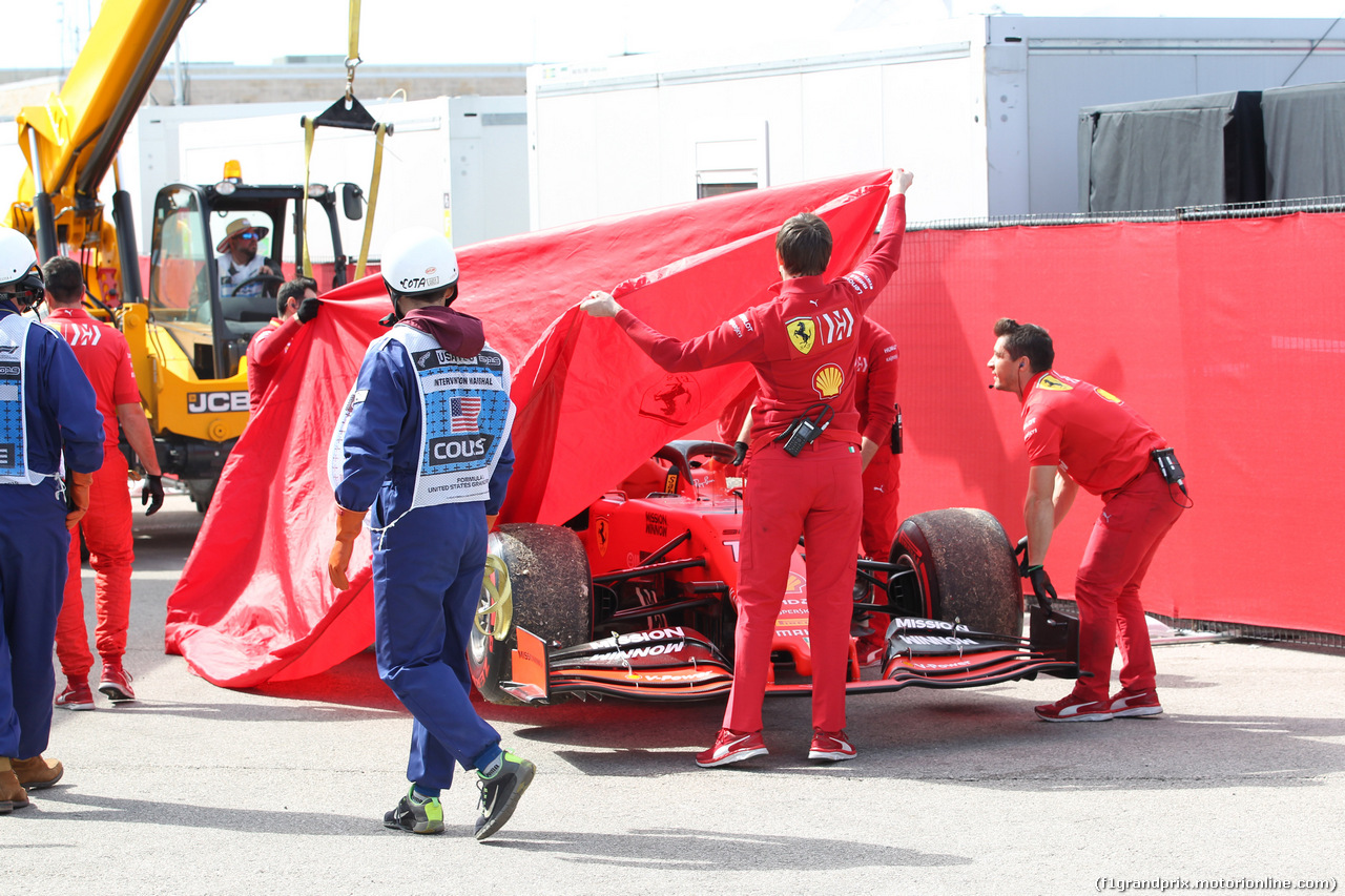 GP USA, 02.11.2019- Free practice 3, Ferrari meccanici recover Charles Leclerc (MON) Ferrari SF90 car