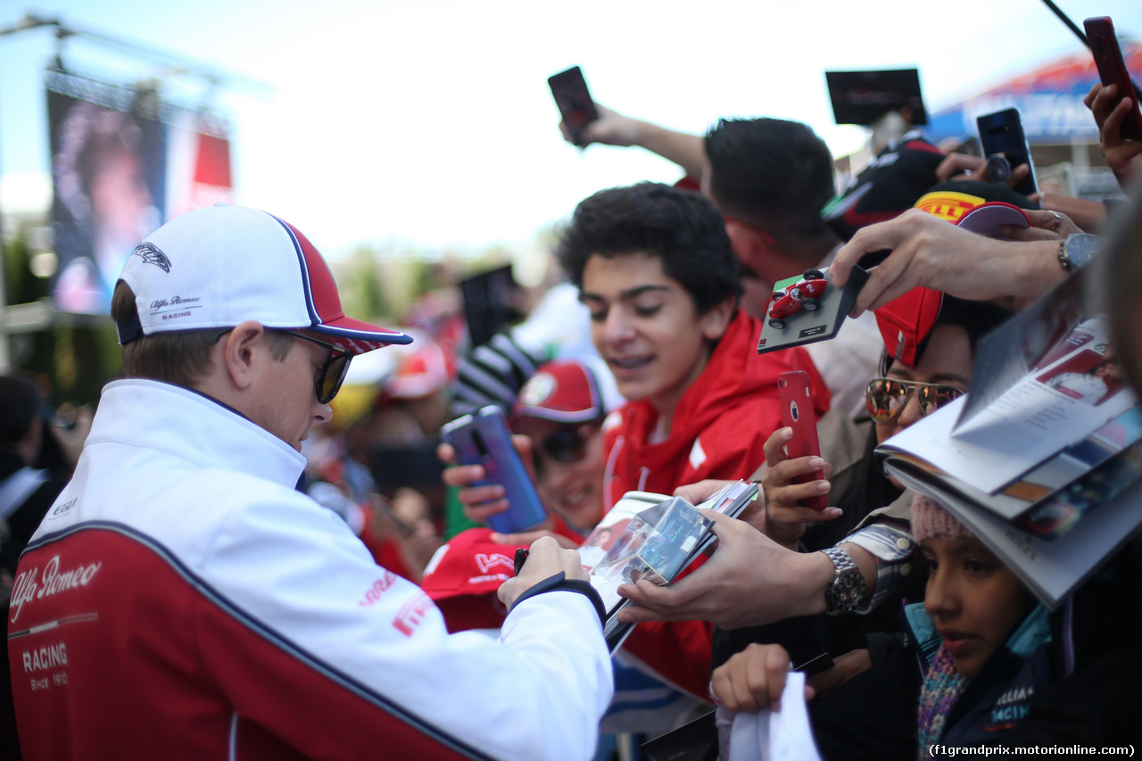 GP USA, 02.11.2019- Autograph Session,  Kimi Raikkonen (FIN) Alfa Romeo Racing C38