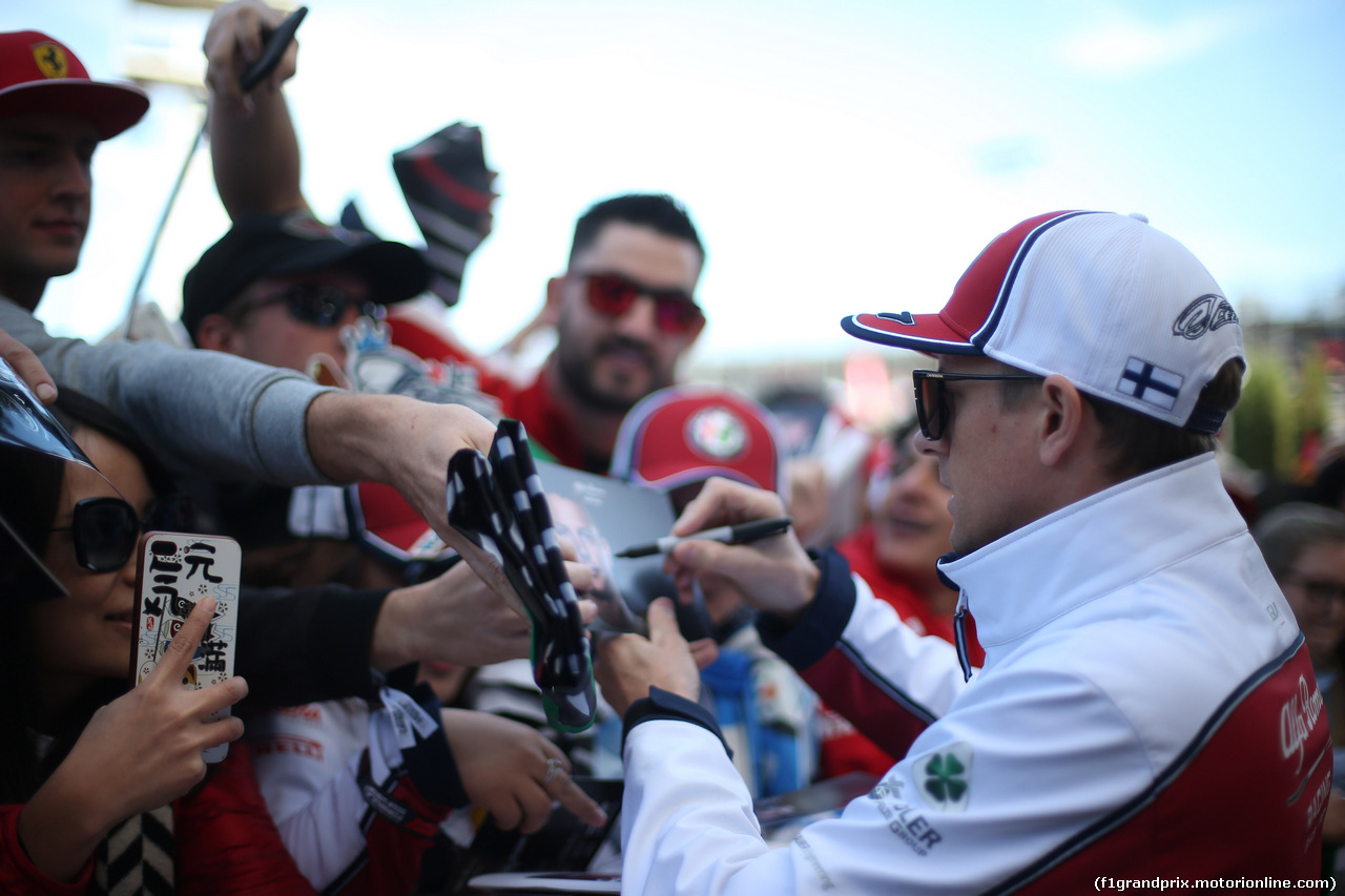 GP USA, 02.11.2019- Autograph Session,  Kimi Raikkonen (FIN) Alfa Romeo Racing C38