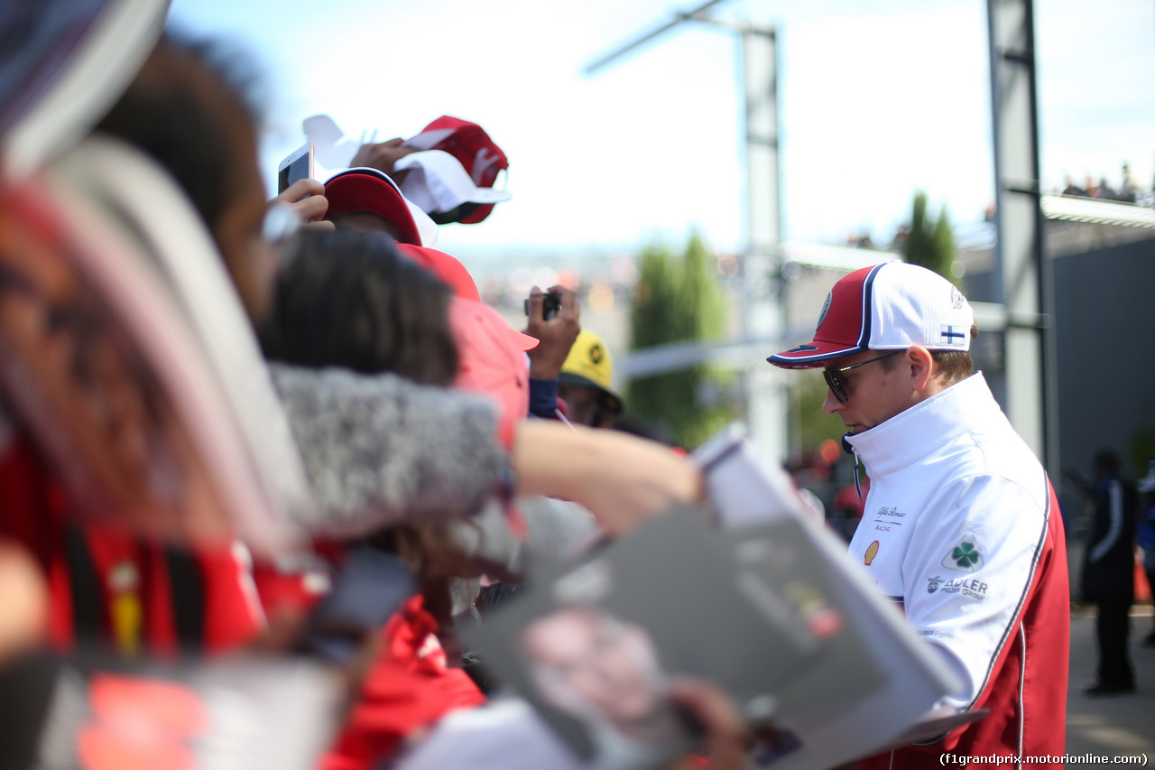 GP USA, 02.11.2019- Autograph Session,  Kimi Raikkonen (FIN) Alfa Romeo Racing C38