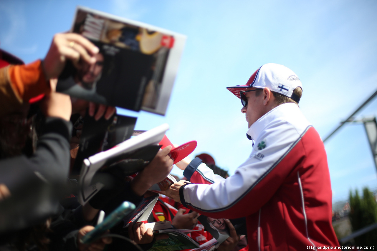 GP USA, 02.11.2019- Autograph Session,  Kimi Raikkonen (FIN) Alfa Romeo Racing C38