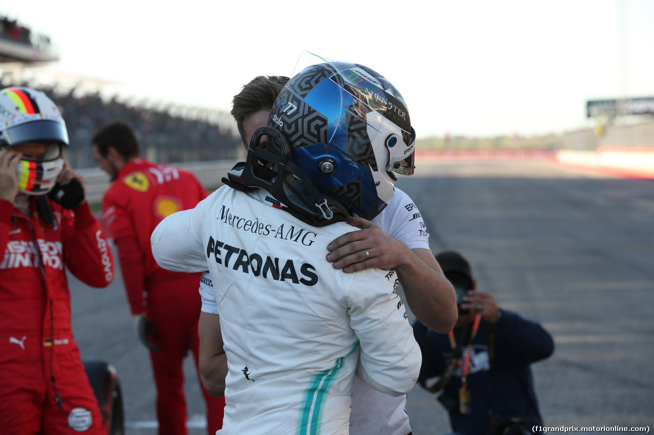 GP USA, 02.11.2019- Festeggiamenti in parc fermee,  Pole Position Valtteri Bottas (FIN) Mercedes AMG F1 W10 EQ Power