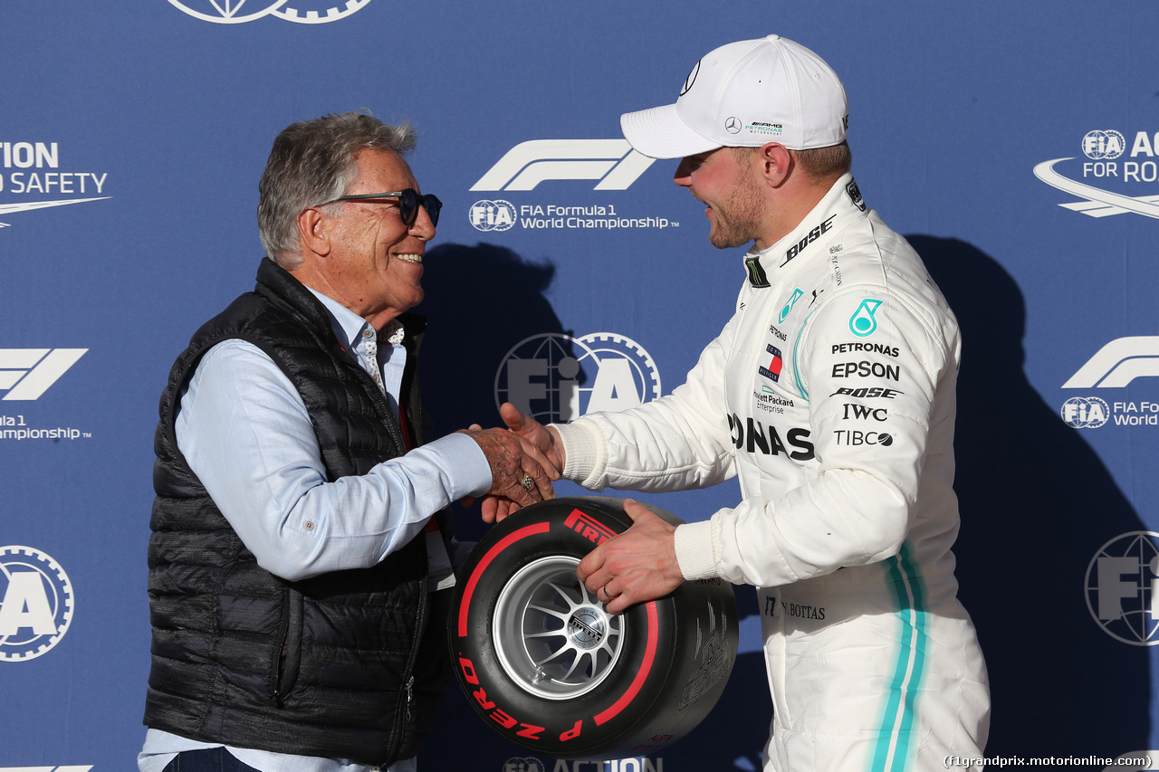GP USA, 02.11.2019- Festeggiamenti in parc fermee,  Pirelli Award Valtteri Bottas (FIN) Mercedes AMG F1 W10 EQ Power with Mario Andretti (USA)