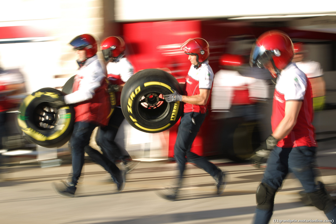 GP USA, 31.10.2019- Alfa Romeo Racing team pit stop practice