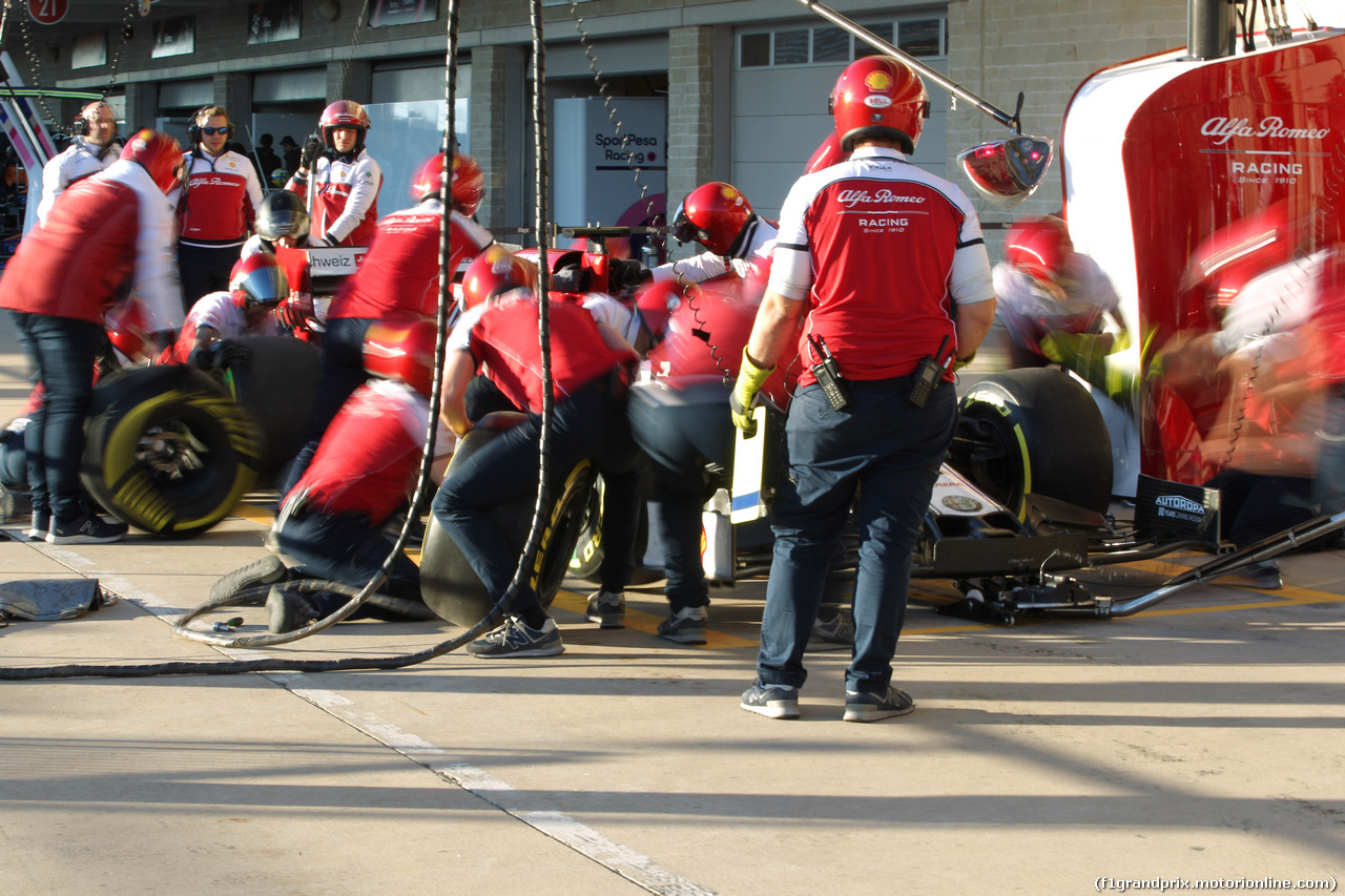 GP USA, 31.10.2019- Alfa Romeo Racing team pit stop practice