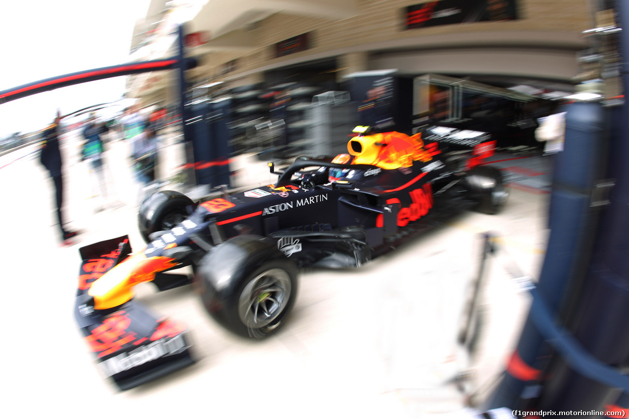 GP USA, 01.11.2019- Free practice 2, Alexader Albon (THA) Redbull Racing RB15