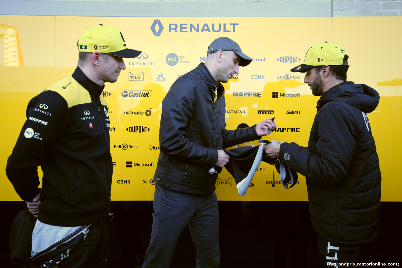 GP USA, 01.11.2019- Daniel Ricciardo (AUS) Renault Sport F1 Team RS19, Nico Hulkenberg (GER) Renault Sport F1 Team RS19 with Manu