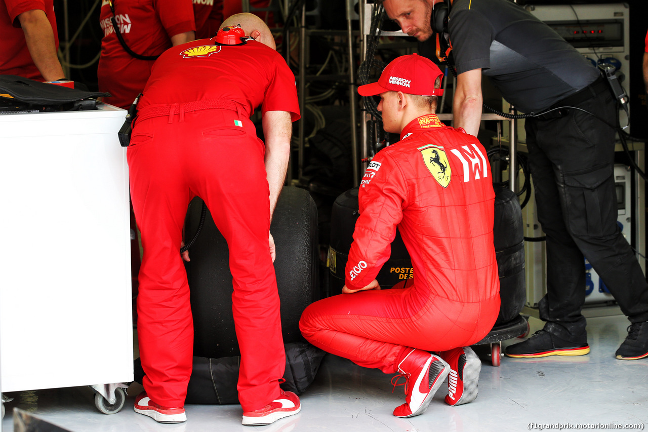 TEST F1 BAHRAIN 2 APRILE, Mick Schumacher (GER) Ferrari Test Driver with Jock Clear (GBR) Ferrari Engineering Director.
02.04.2019.