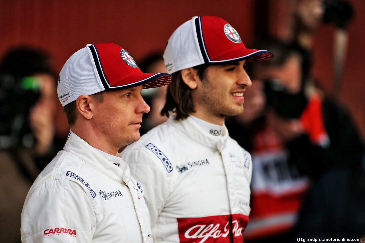 TEST F1 BARCELLONA 18 FEBBRAIO, (L to R): Kimi Raikkonen (FIN) Alfa Romeo Racing with team mate Antonio Giovinazzi (ITA) Alfa Romeo Racing.
18.02.2019.