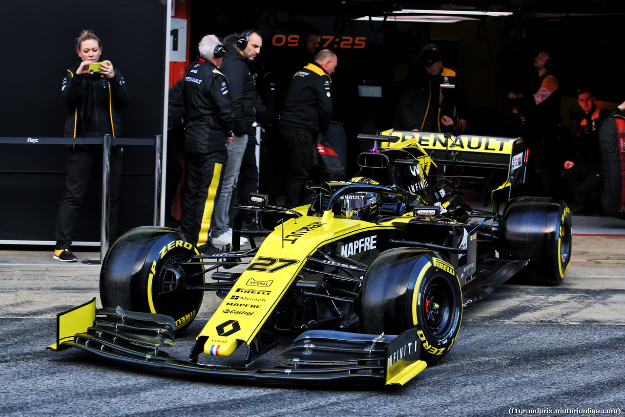 TEST F1 BARCELLONA 18 FEBBRAIO, Nico Hulkenberg (GER) Renault Sport F1 Team RS19 leaves the pits.
18.02.2019.