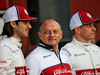 TEST F1 BARCELLONA 18 FEBBRAIO, (L to R): Antonio Giovinazzi (ITA) Alfa Romeo Racing with Frederic Vasseur (FRA) Alfa Romeo Racing Team Principal e Kimi Raikkonen (FIN) Alfa Romeo Racing.
18.02.2019.
