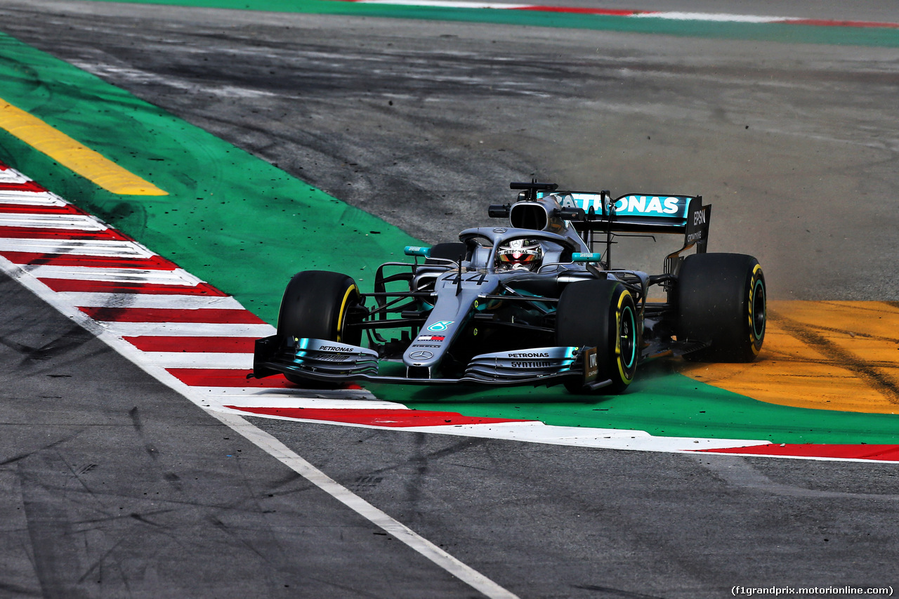 TEST F1 BARCELLONA 19 FEBBRAIO, Lewis Hamilton (GBR) Mercedes AMG F1 W10 runs wide.
19.02.2019.