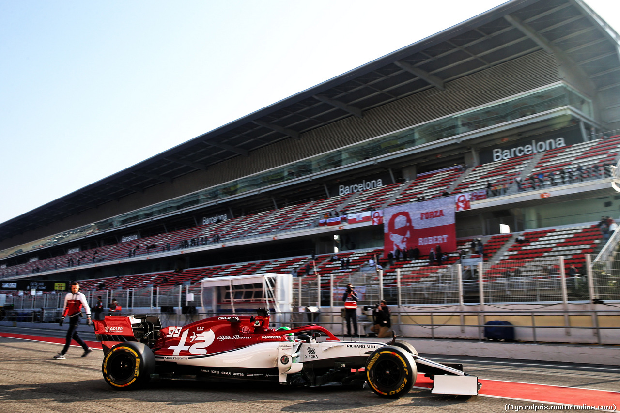 TEST F1 BARCELLONA 21 FEBBRAIO, Antonio Giovinazzi (ITA) Alfa Romeo Racing C38 leaves the pits.
21.02.2019.