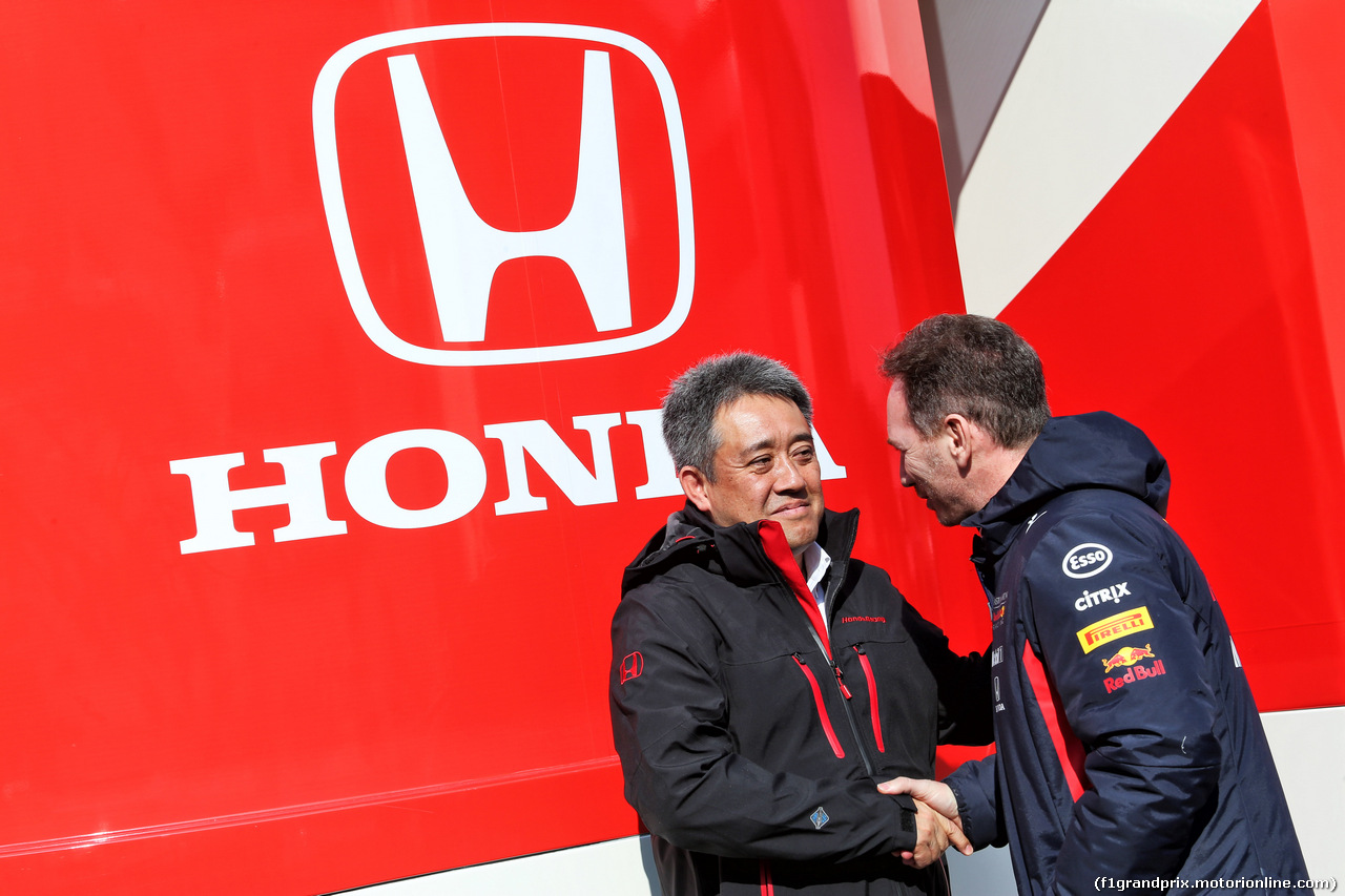 TEST F1 BARCELLONA 21 FEBBRAIO, (L to R): Toyoharu Tanabe (JPN) Honda F1 Technical Director with Christian Horner (GBR) Red Bull Racing Team Principal.
21.02.2019.