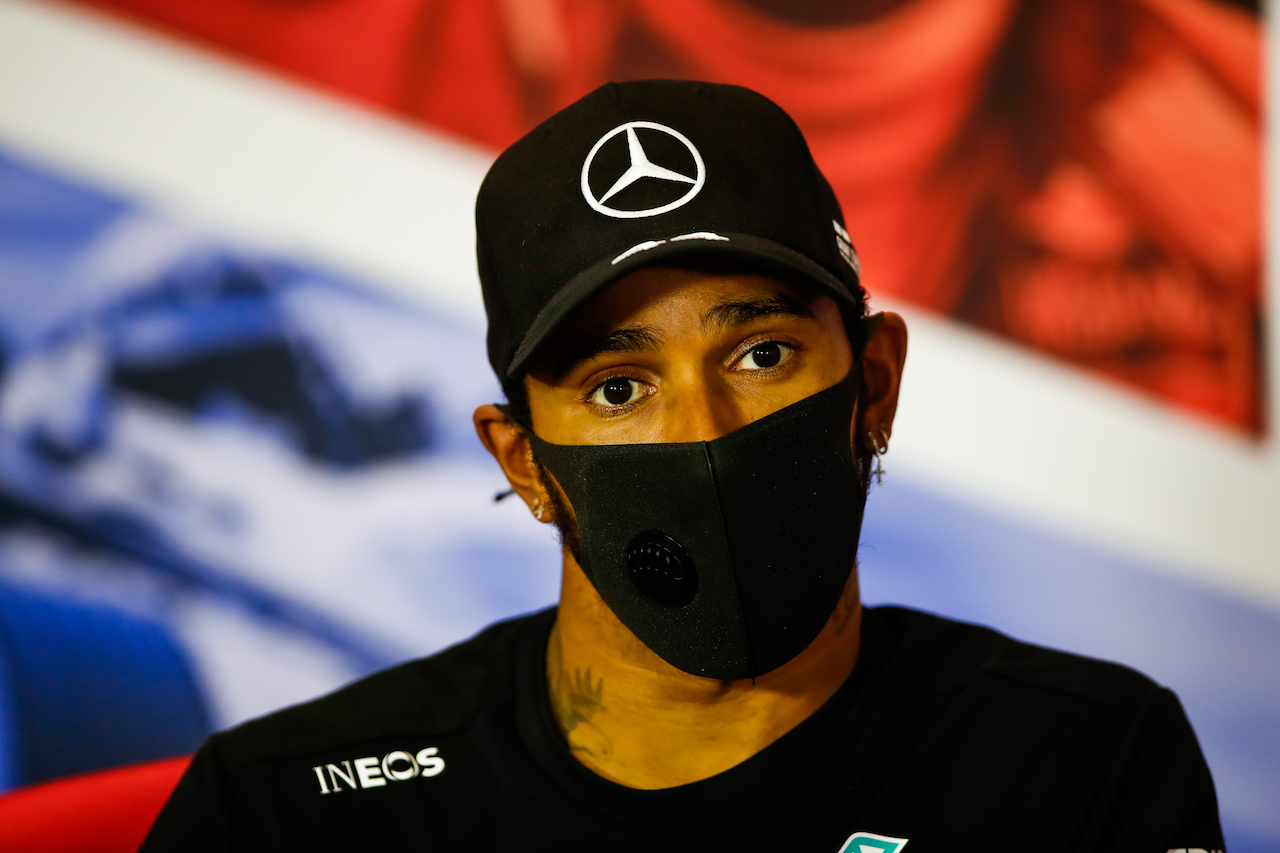 GP 70esimo ANNIVERSARIO, Lewis Hamilton (GBR) Mercedes AMG F1 in the post race FIA Press Conference.
09.08.2020. Formula 1 World Championship, Rd 5, 70th Anniversary Grand Prix, Silverstone, England, Gara Day.
- www.xpbimages.com, EMail: requests@xpbimages.com - copy of publication required for printed pictures. Every used picture is fee-liable. © Copyright: FIA Pool Image for Editorial Use Only