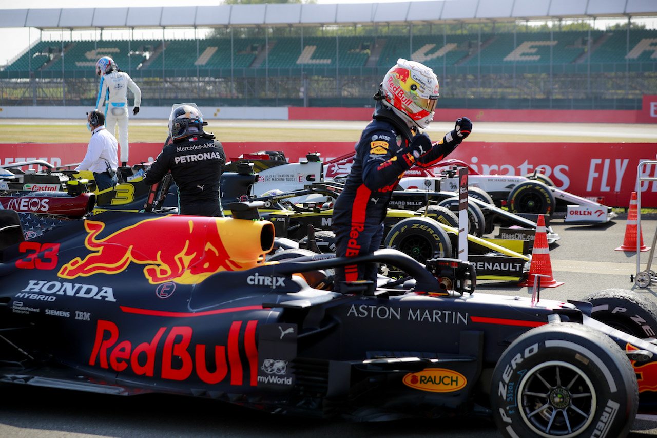 GP 70esimo ANNIVERSARIO, Gara winner Max Verstappen (NLD) Red Bull Racing RB16 celebrates in parc ferme.
09.08.2020. Formula 1 World Championship, Rd 5, 70th Anniversary Grand Prix, Silverstone, England, Gara Day.
- www.xpbimages.com, EMail: requests@xpbimages.com - copy of publication required for printed pictures. Every used picture is fee-liable. © Copyright: FIA Pool Image for Editorial Use Only