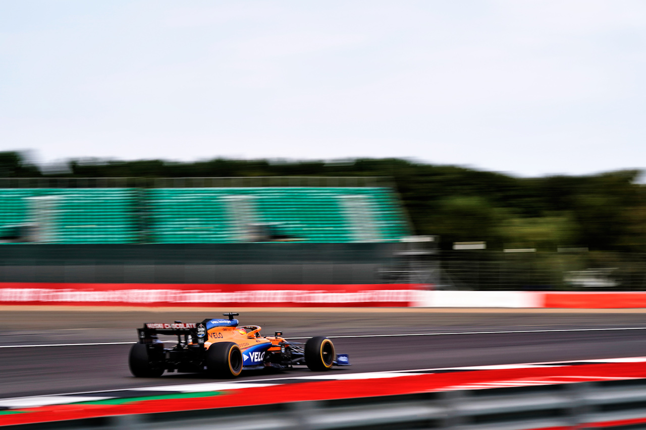 GP 70esimo ANNIVERSARIO, Carlos Sainz Jr (ESP) McLaren MCL35.                               
08.08.2020. Formula 1 World Championship, Rd 5, 70th Anniversary Grand Prix, Silverstone, England, Qualifiche Day.
- www.xpbimages.com, EMail: requests@xpbimages.com © Copyright: Dungan / XPB Images