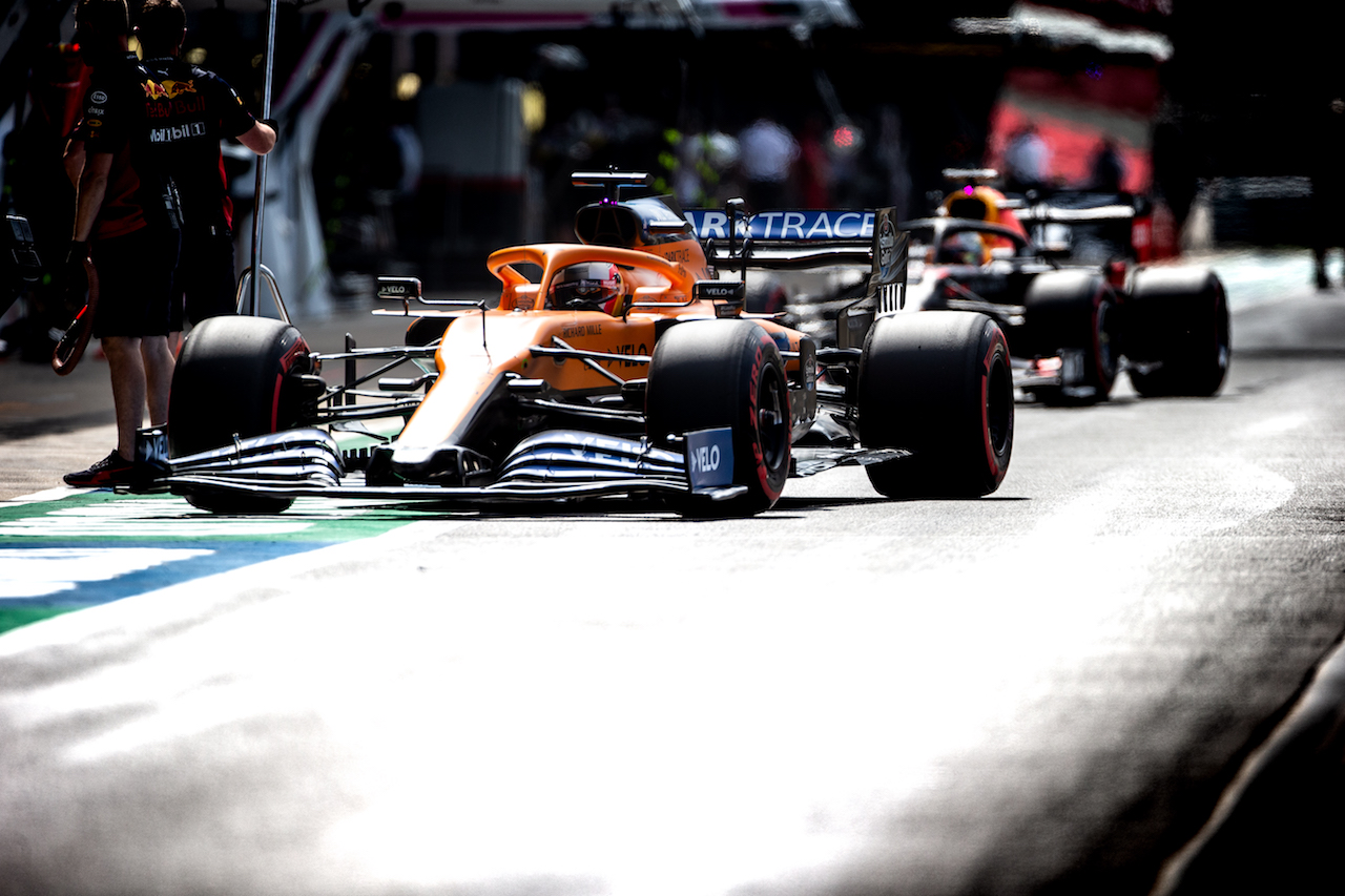 GP 70esimo ANNIVERSARIO, Carlos Sainz Jr (ESP) McLaren MCL35.
08.08.2020. Formula 1 World Championship, Rd 5, 70th Anniversary Grand Prix, Silverstone, England, Qualifiche Day.
- www.xpbimages.com, EMail: requests@xpbimages.com © Copyright: Bearne / XPB Images